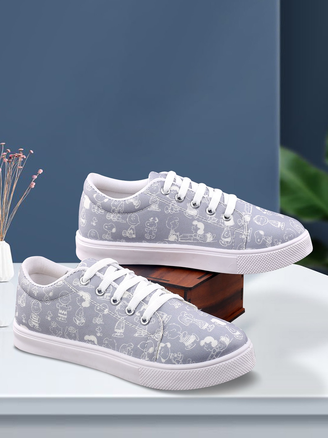 

KRAASA Women Printed Sneakers, Grey