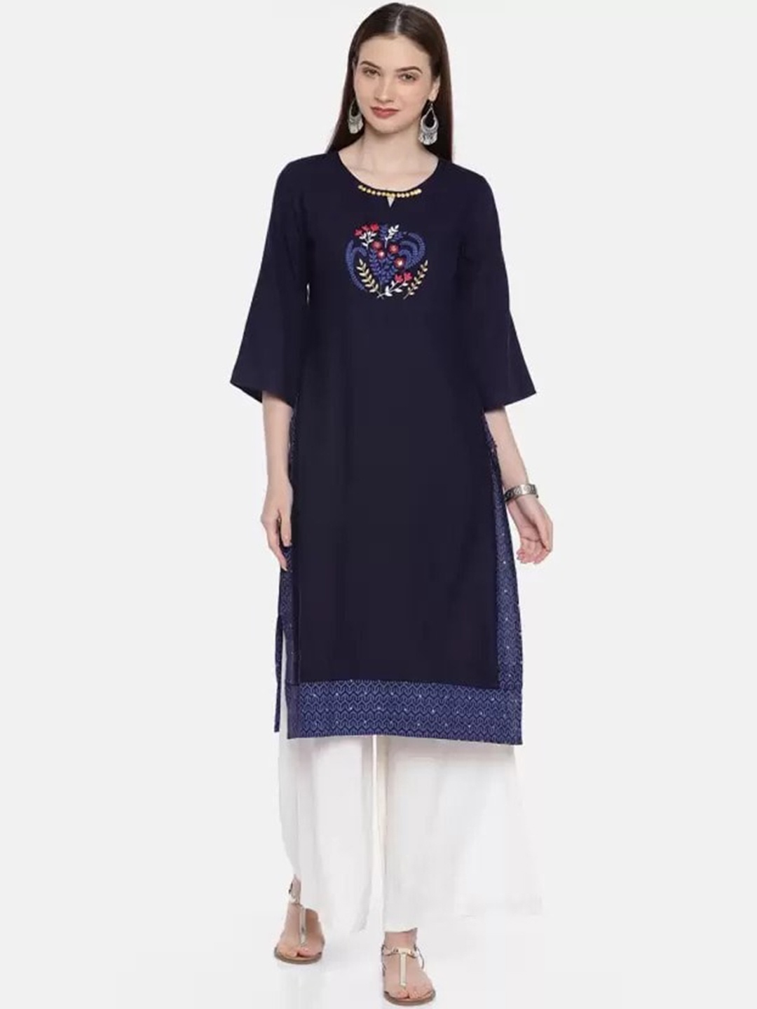 

Span Ethnic Motifs Yoke Design Thread Work Pure Cotton Kurta, Blue