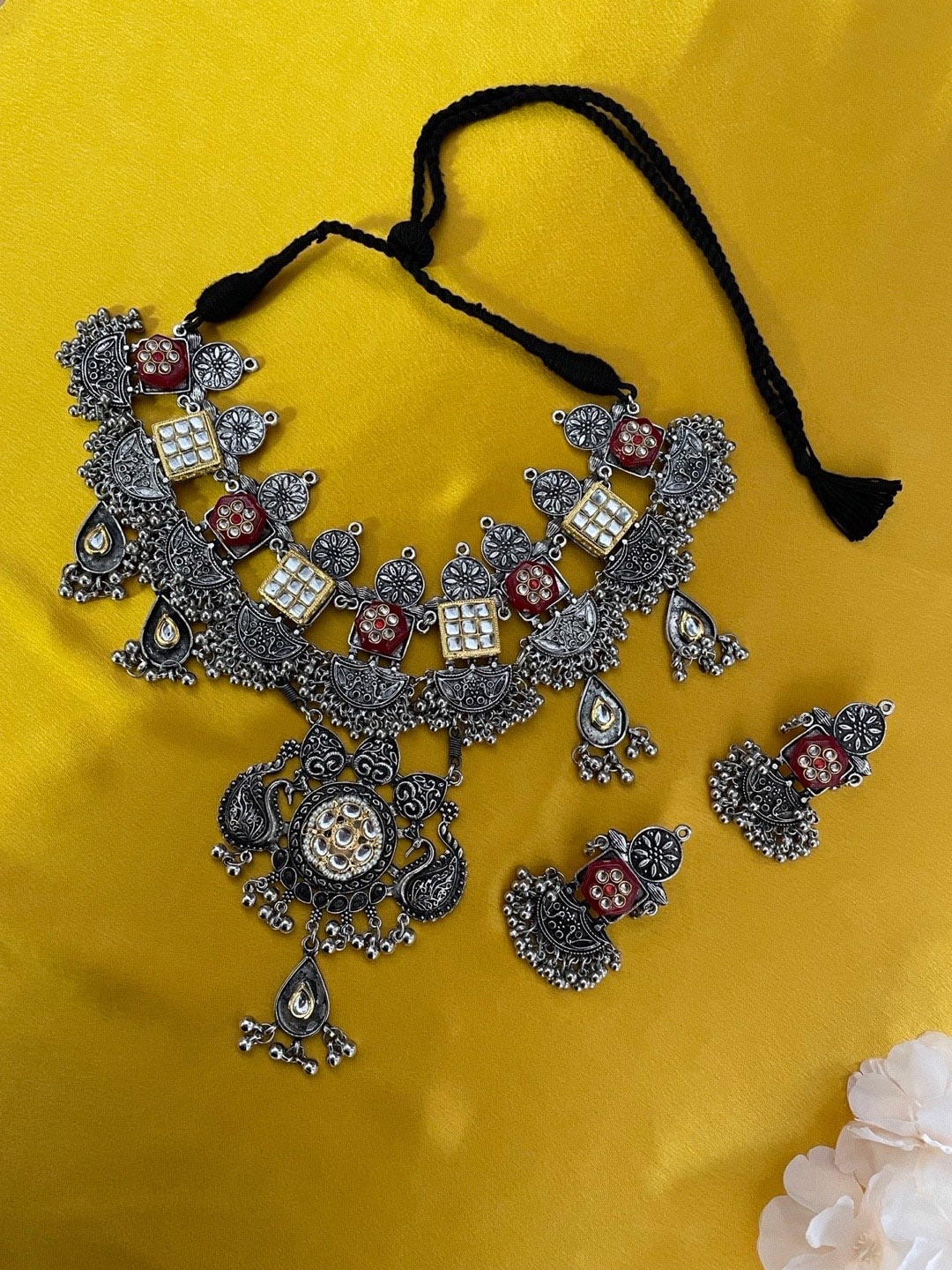 

Digital Dress Room Oxidized Silver-Plated Stone-Studded & Beaded Jewellery Set