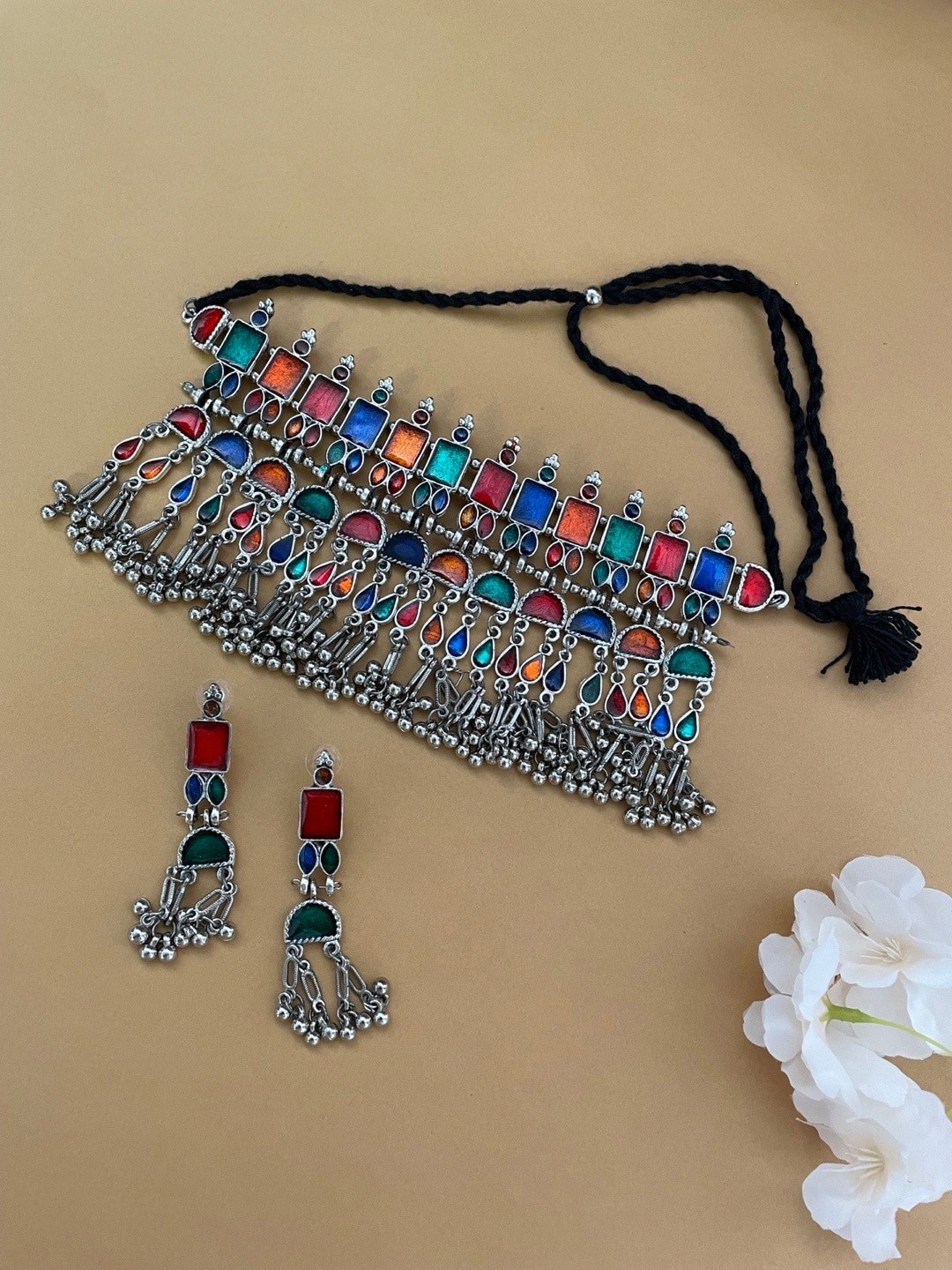 

Digital Dress Room Oxidized Silver-Plated Stone-Studded & Beaded Jewellery Set