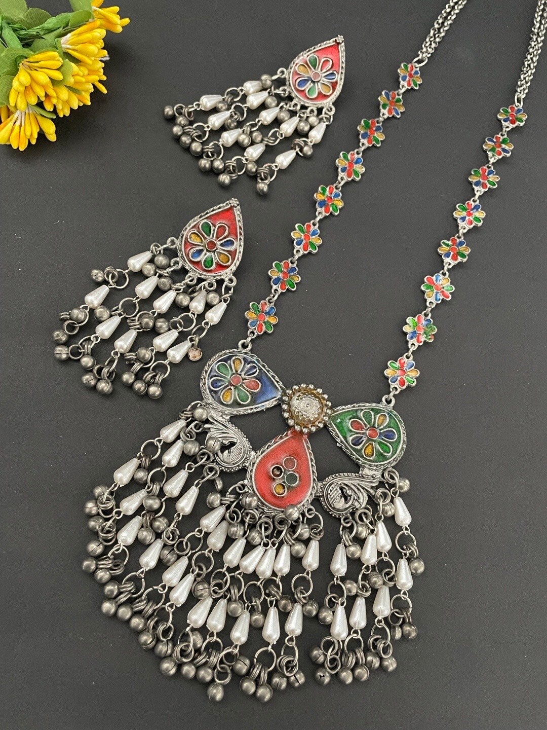 

Digital Dress Room Oxidized Silver-Plated Stone-Studded & Beaded Jewellery Set