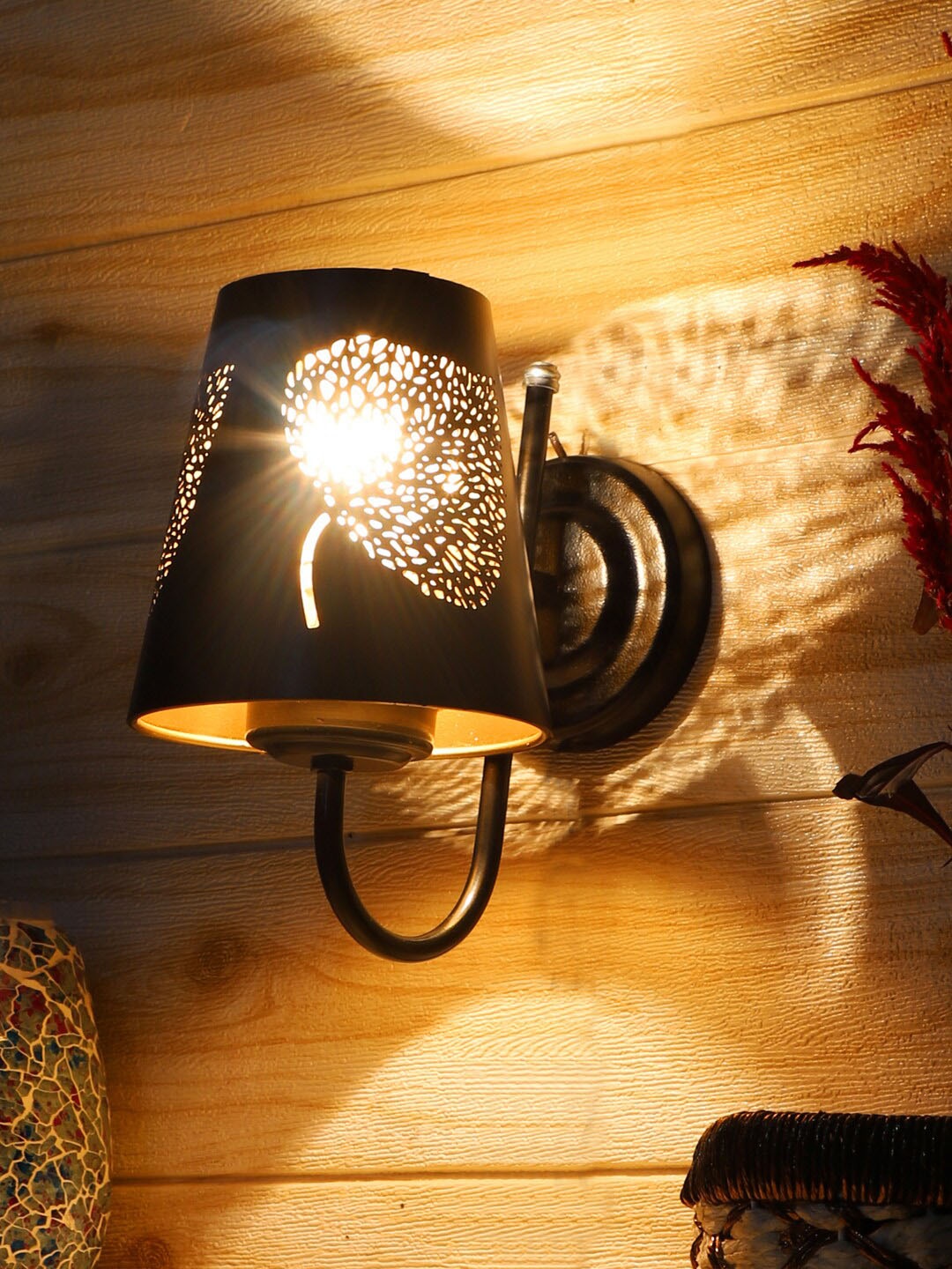 

Devansh Black Etched Leaf Wall Mounted Lamp With Iron Base