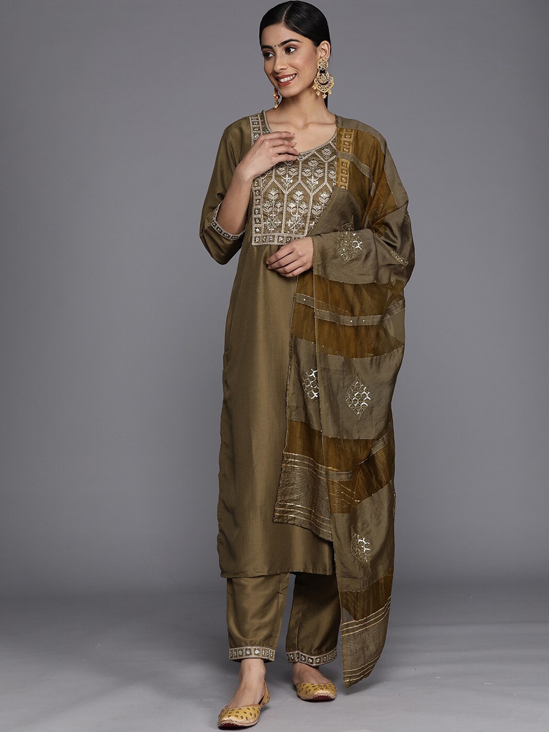 

Indo Era Embroidered Kurta With Trousers & Dupatta, Olive