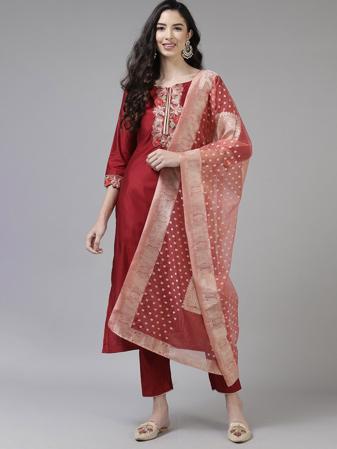 

Indo Era Floral Embroidered Sequinned Liva Kurta with Trousers & Dupatta, Maroon