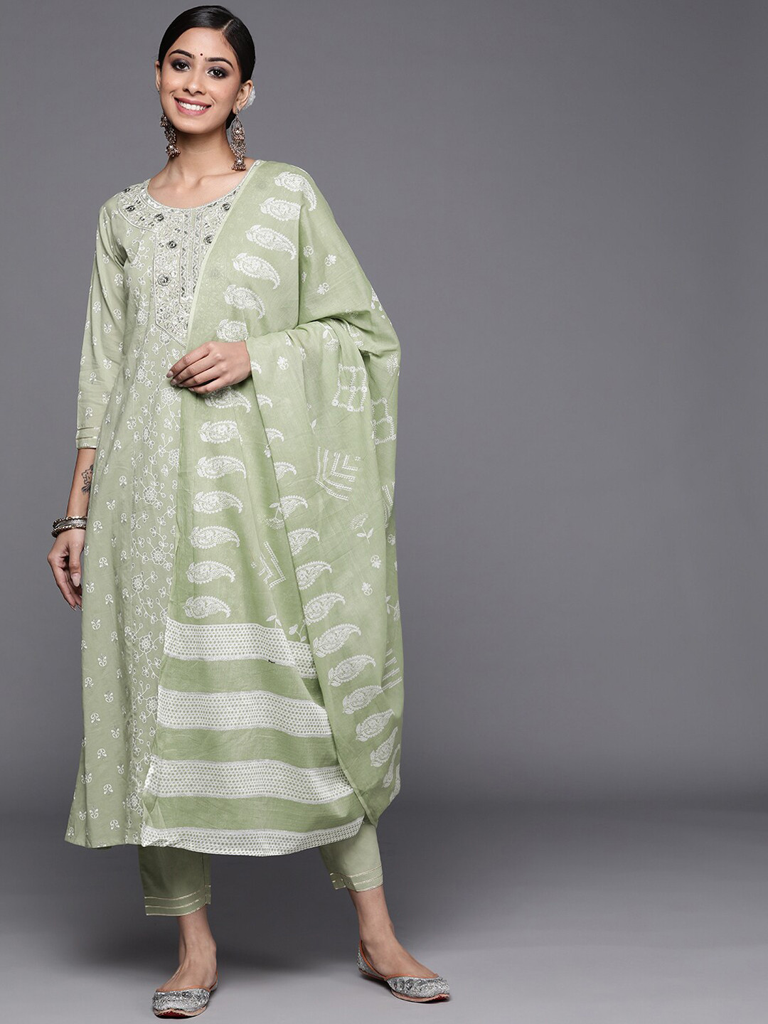 

Indo Era Floral Embroidered Sequinned Kurta With Trousers & Dupatta, Green