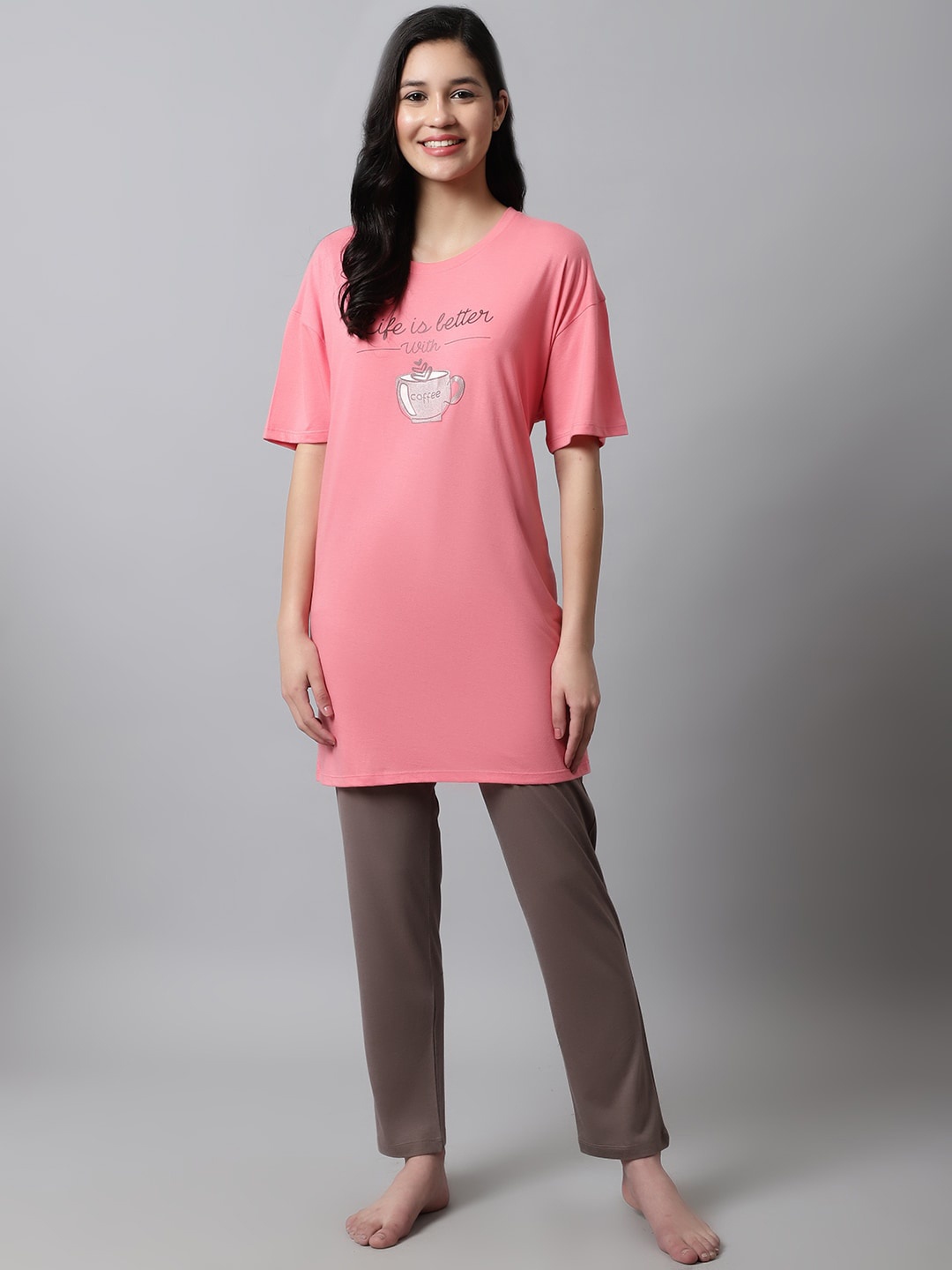

Kanvin Graphic Printed Night Suit, Peach