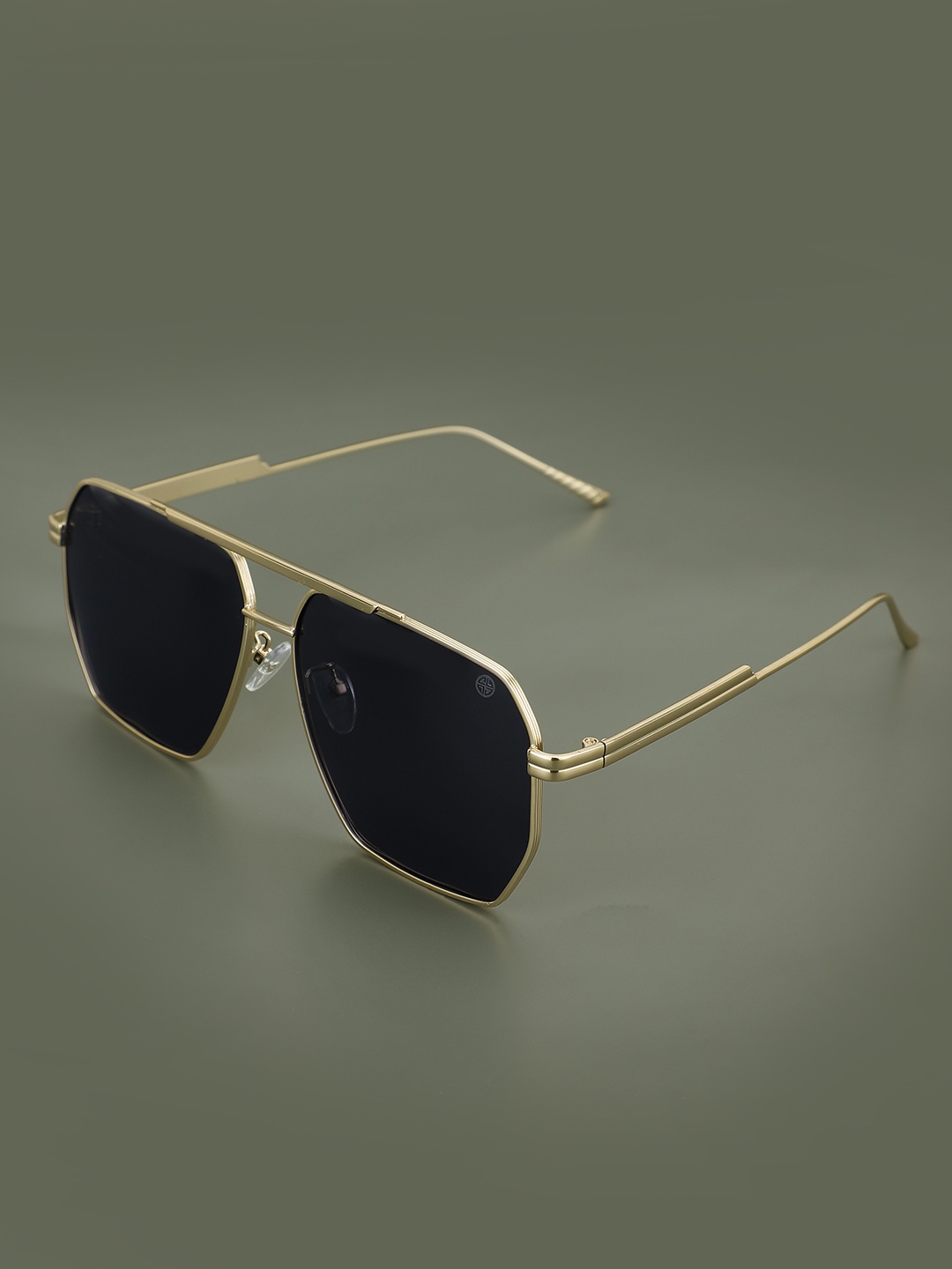 

Carlton London Premium Men Rectangle Sunglasses With Polarised & UV Protected Lens CLSM145, Gold