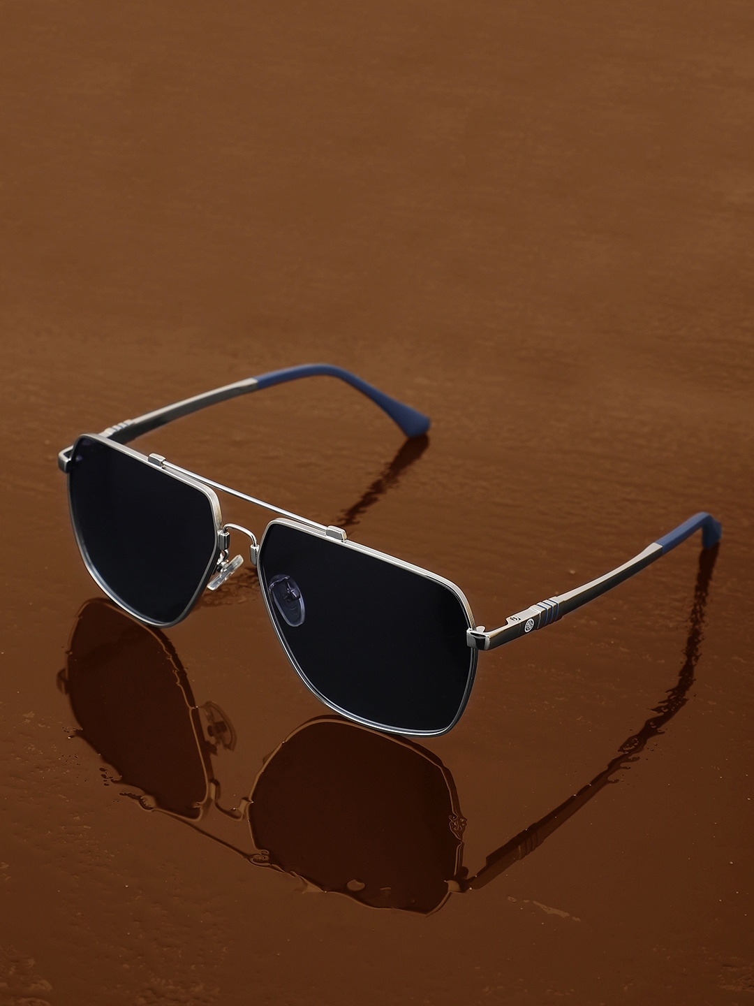 

Carlton London Premium Men Polarised & UV Protected Lens Rectangle Sunglasses - CLSM131, Silver