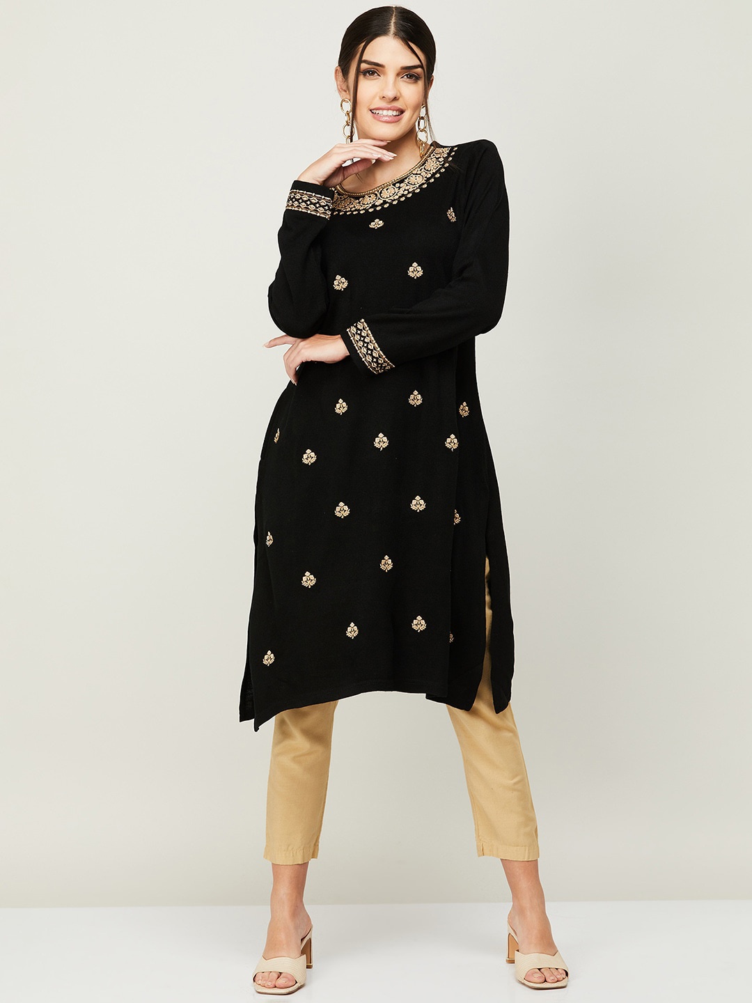 

Melange by Lifestyle Floral Embroidered Acrylic Kurta, Black