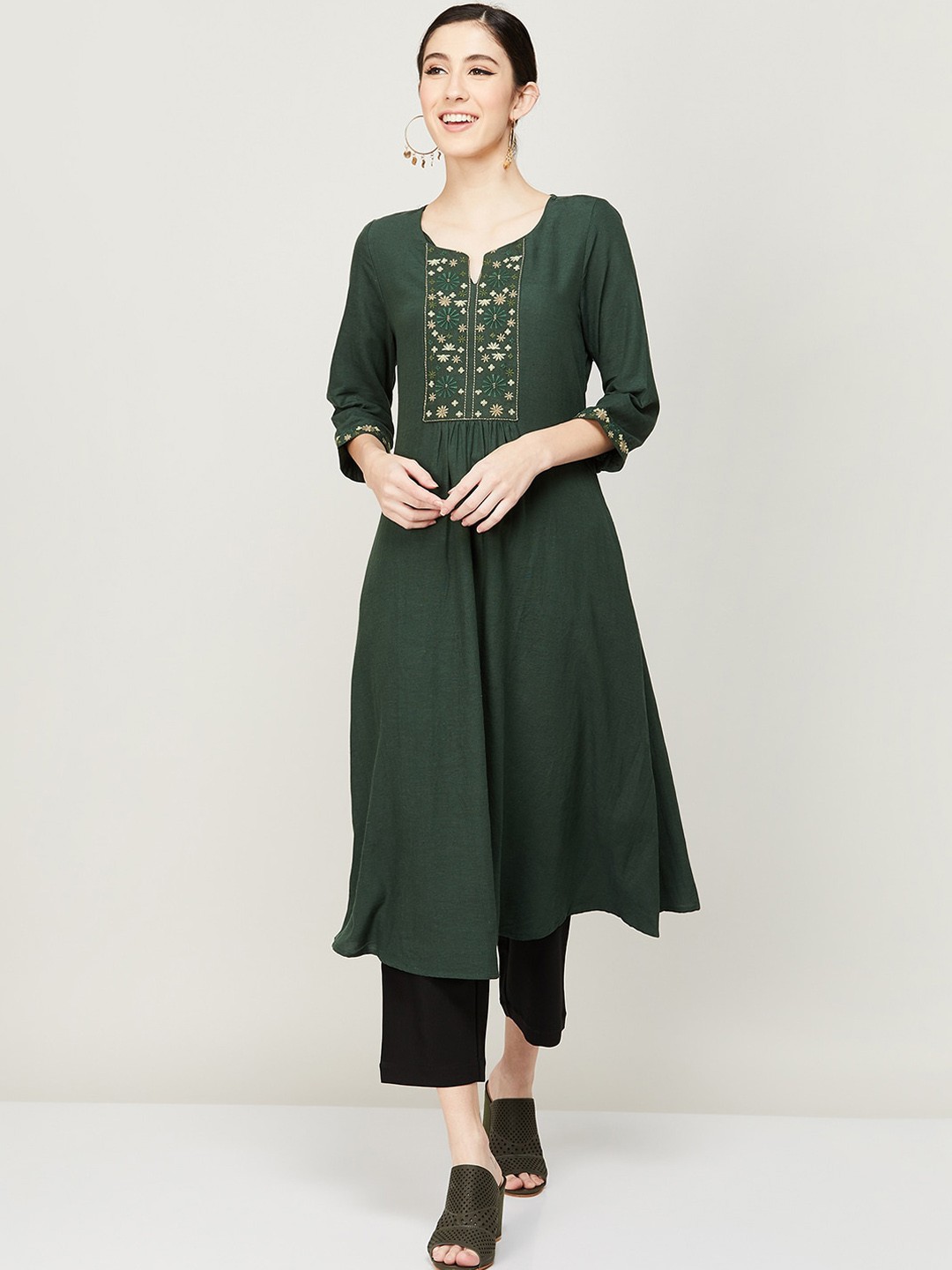 

Melange by Lifestyle Floral Yoke Design Kurta, Green