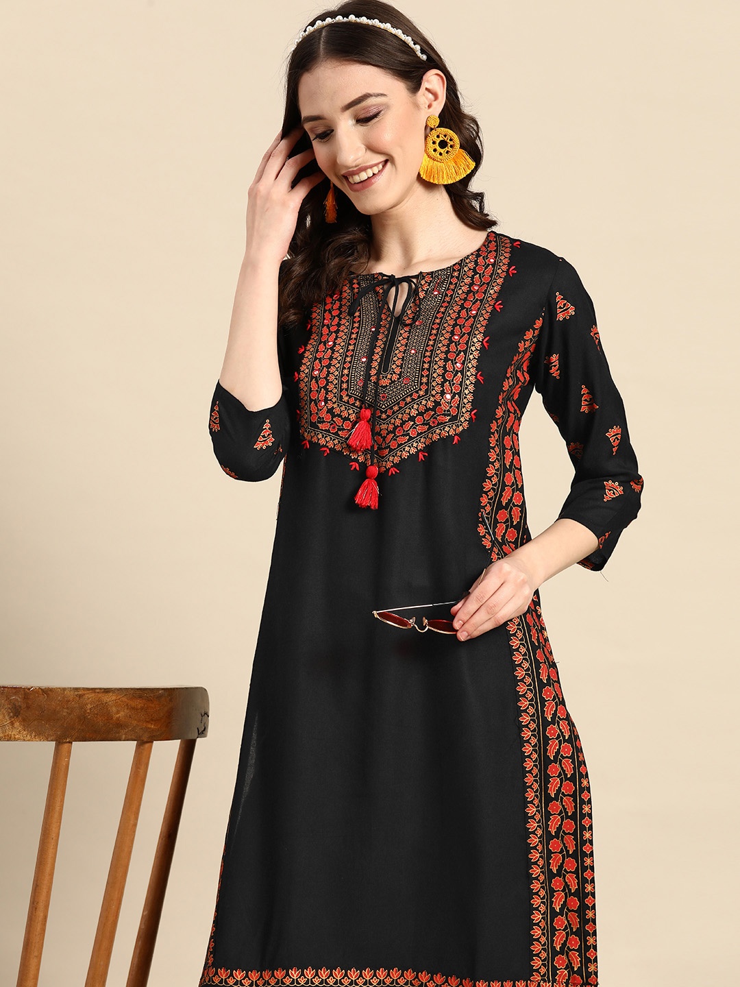

Sangria Floral Yoke Printed Mirror Work Kurta, Black