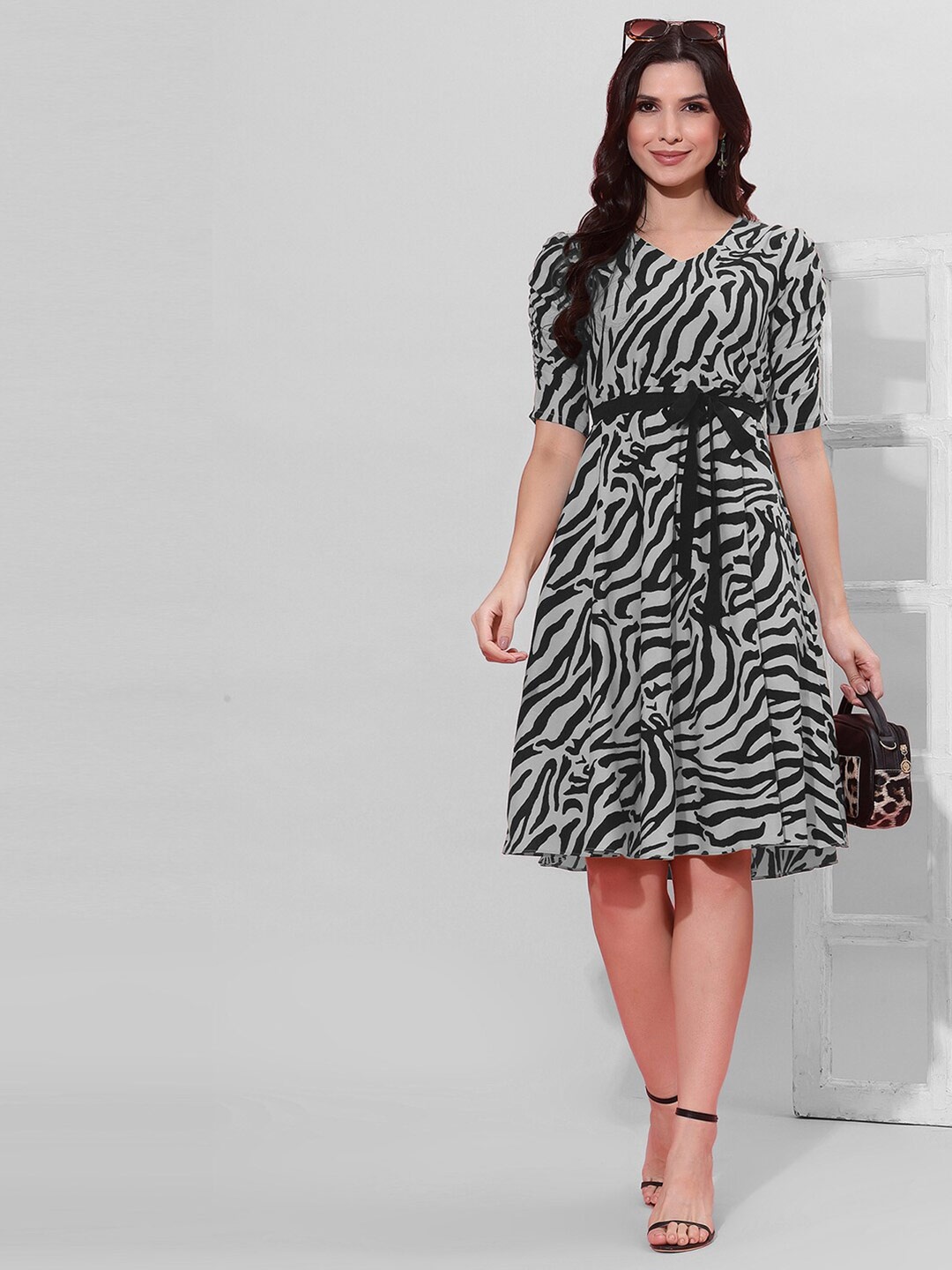 

Selvia Animal Printed Puff Sleeves Belted V-Neck Fit & Flare Dress, Grey