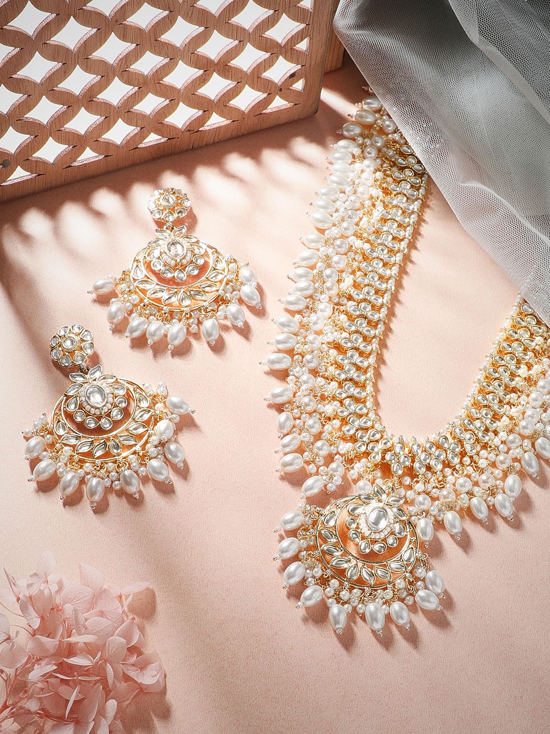 

Rubans Gold-Plated Kundan-Studded & Beaded Jewellery Set