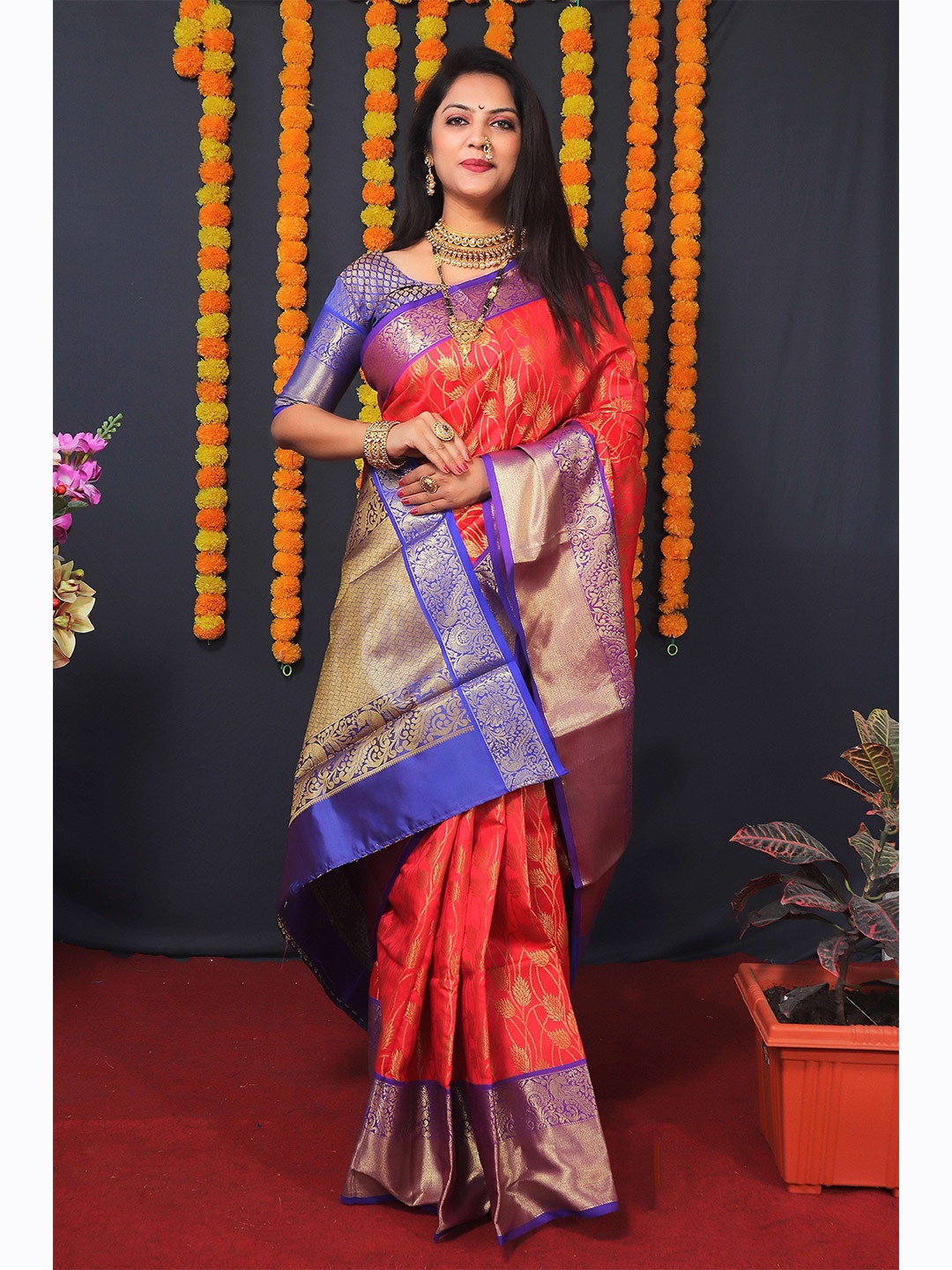 

Anaita Floral Design Zari Pure Silk Banarasi Saree, Red