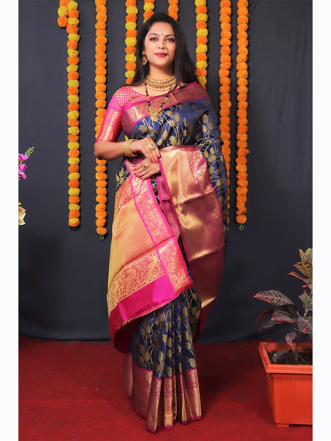 

Anaita Floral Design Zari Pure Silk Banarasi Saree, Navy blue