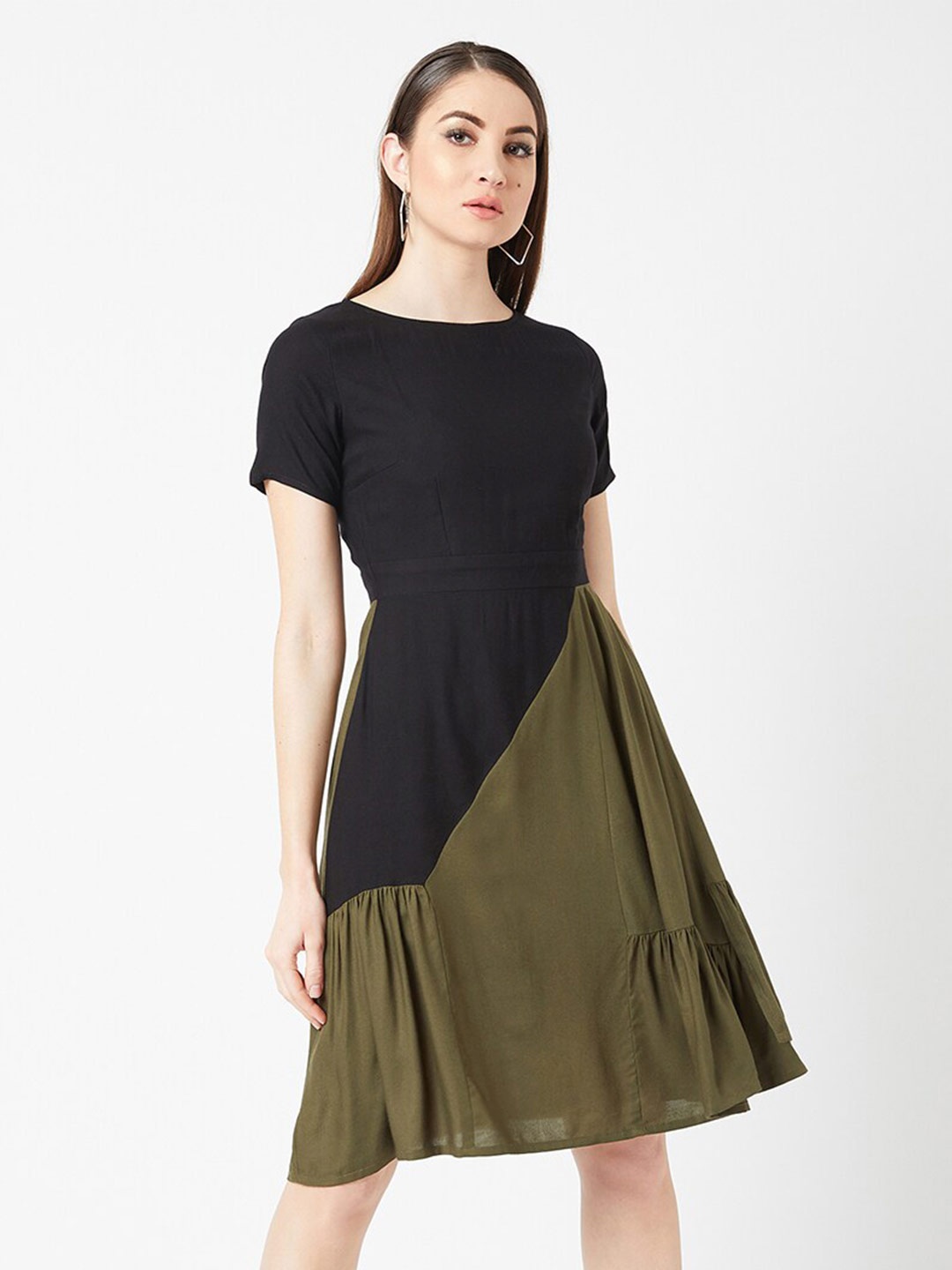 

Miss Chase Round Neck Colourblocked Dress, Black