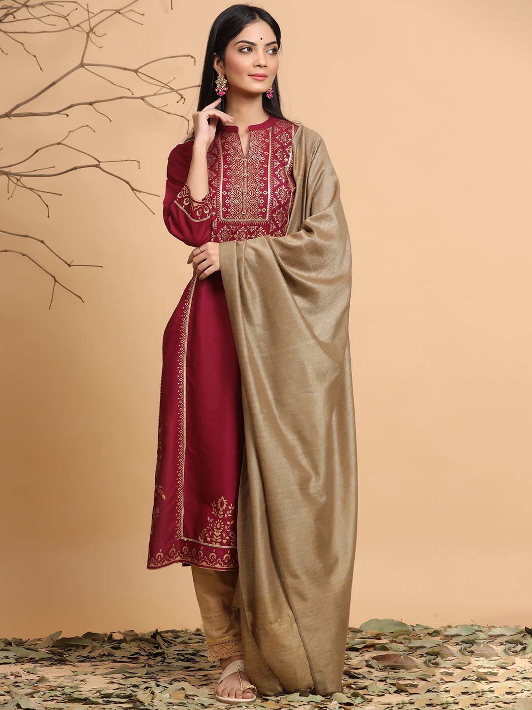

Juniper Ethnic Motifs Printed Gotta Patti Kurta With Dupatta, Maroon