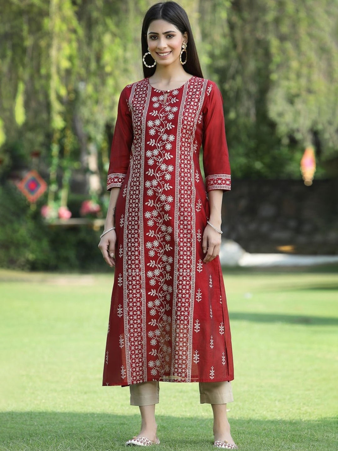 

Juniper Printed Keyhole Neck Chanderi Silk Kurta, Maroon