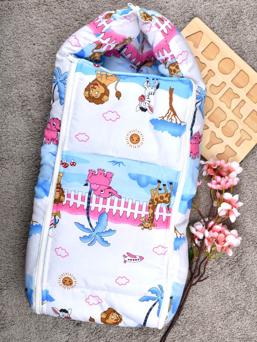 

Moms Home Infants Graphic Printed Organic Cotton Sleeping Bag, White