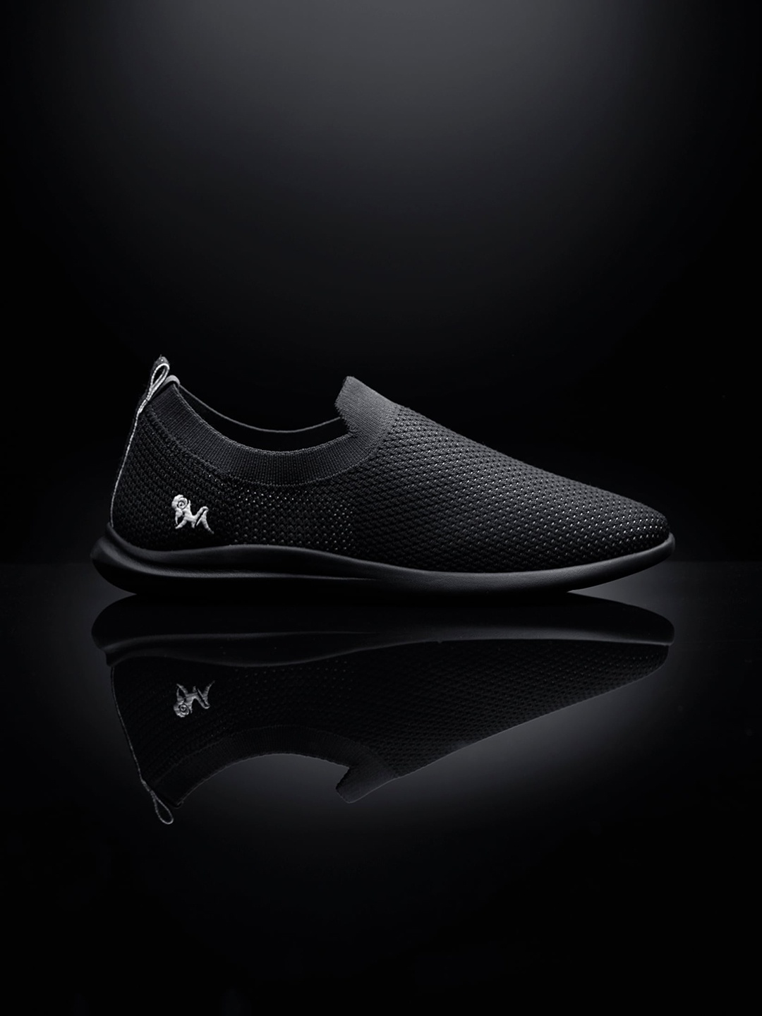 

NEEMANS Woven Design Lightweight Slip-On Sneakers, Black