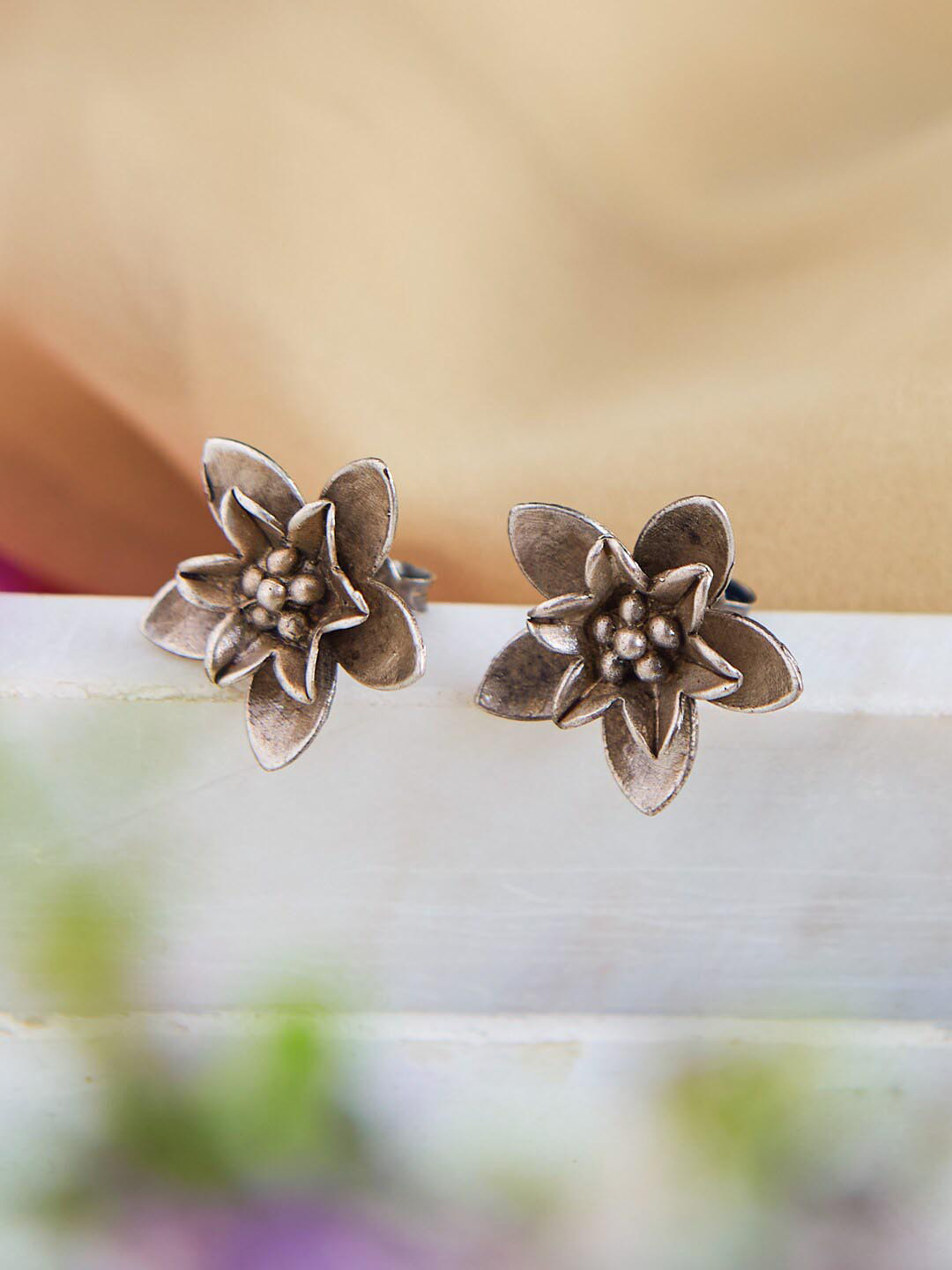 

Fabindia Floral Contemporary Studs Earrings, Silver