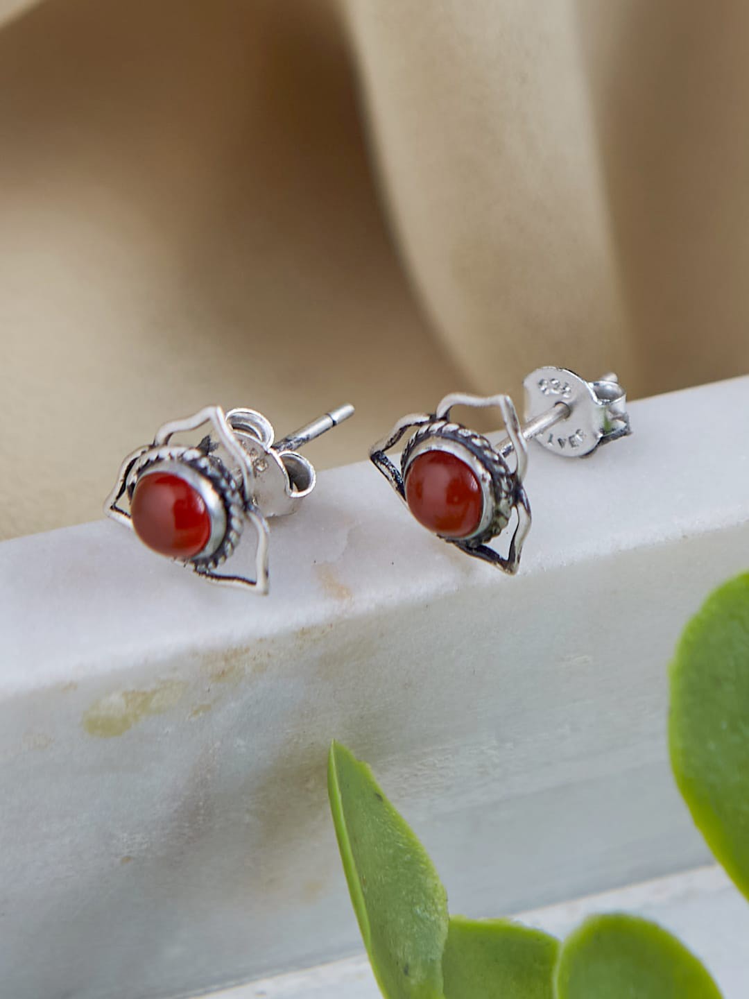 

Fabindia Silver-Plated Stone-Studded Floral Studs Earrings, Maroon