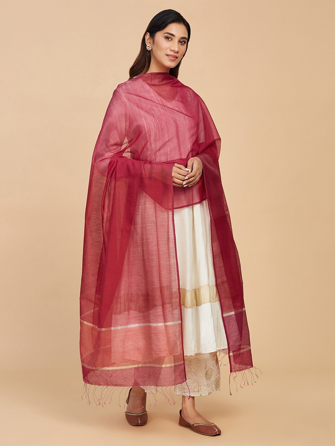

Fabindia Cotton Silk Dupatta With Tasselled Border, Magenta