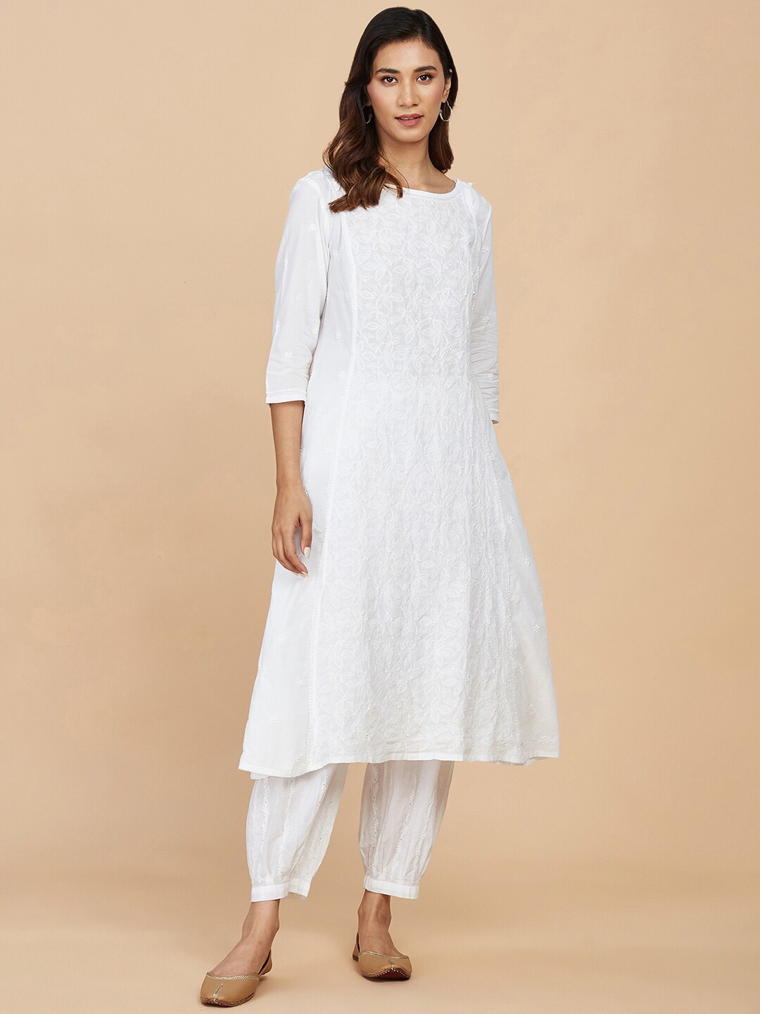 

Fabindia Floral Embroidered Boat Neck Panelled Cotton A-Line Kurta, White