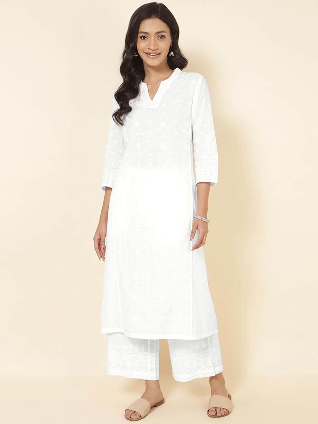 

Fabindia Floral Embroidered Chikankari Cotton Kurta, White