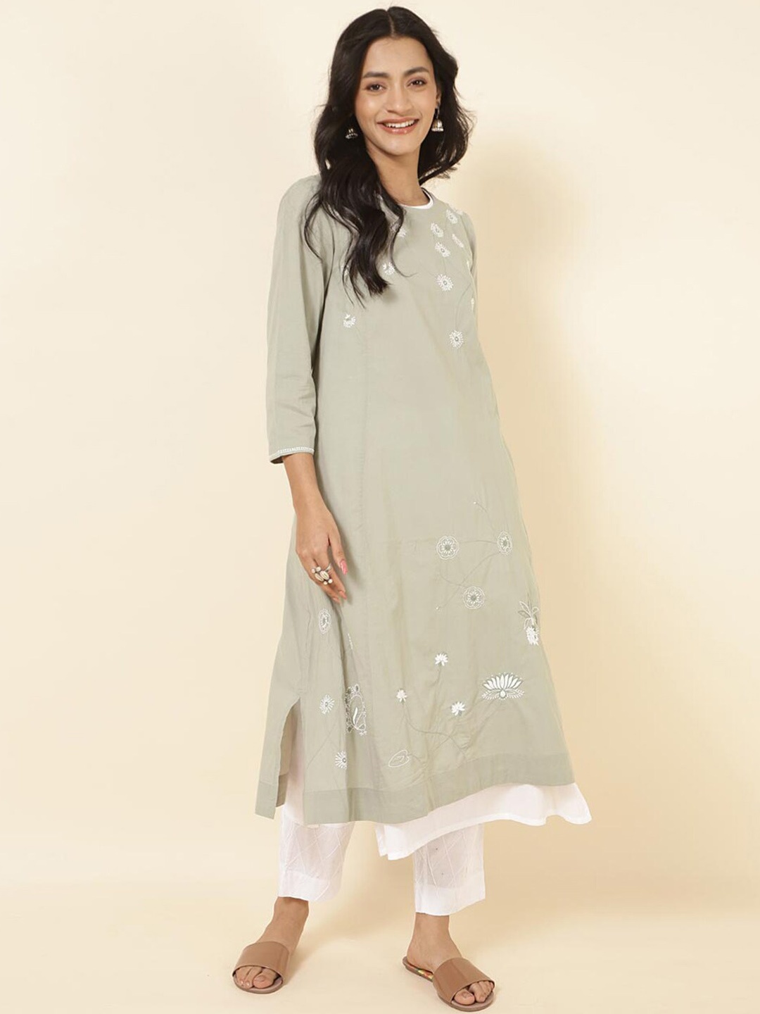 

Fabindia Floral Embroidered A-Line Cotton Kurta, Grey