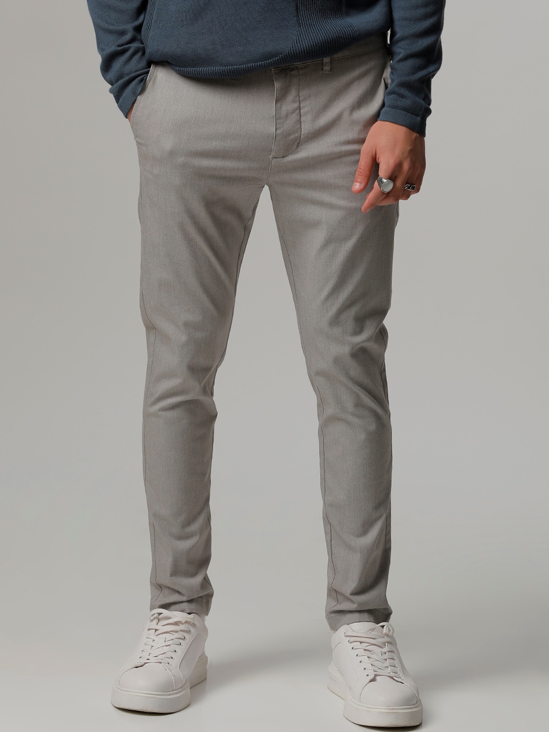 

THE BEAR HOUSE Men Tapered Fit Pure Cotton Chinos, Grey