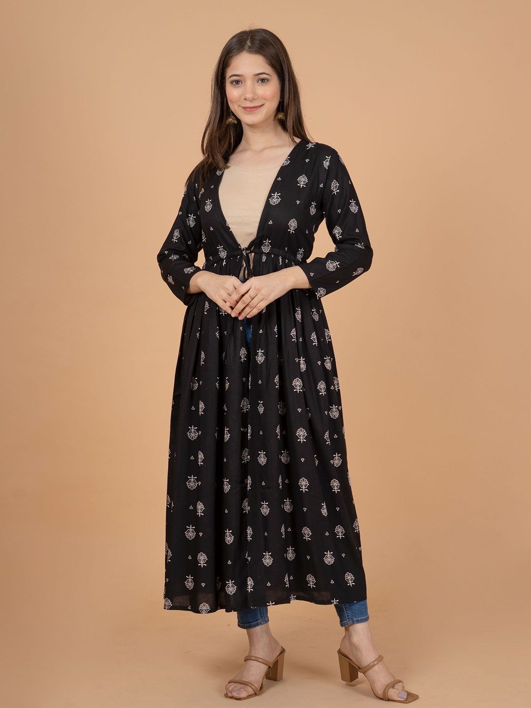 

DAEVISH Ethnic Motif Printed Longline Tie-Up Shrug, Black
