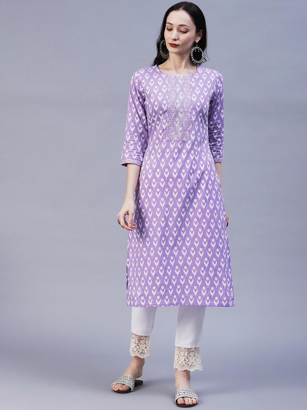 

FASHOR Geometric Printed Mirror Work Ikat Kurta, Lavender