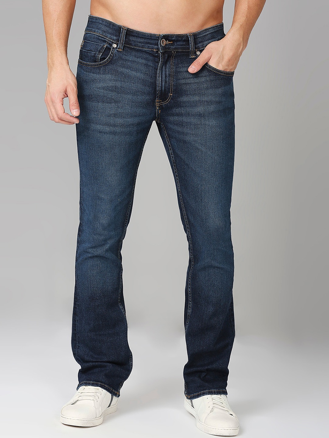 

SPYKAR Men Rafer Bootcut Low-Rise Light Fade Stretchable Jeans, Blue
