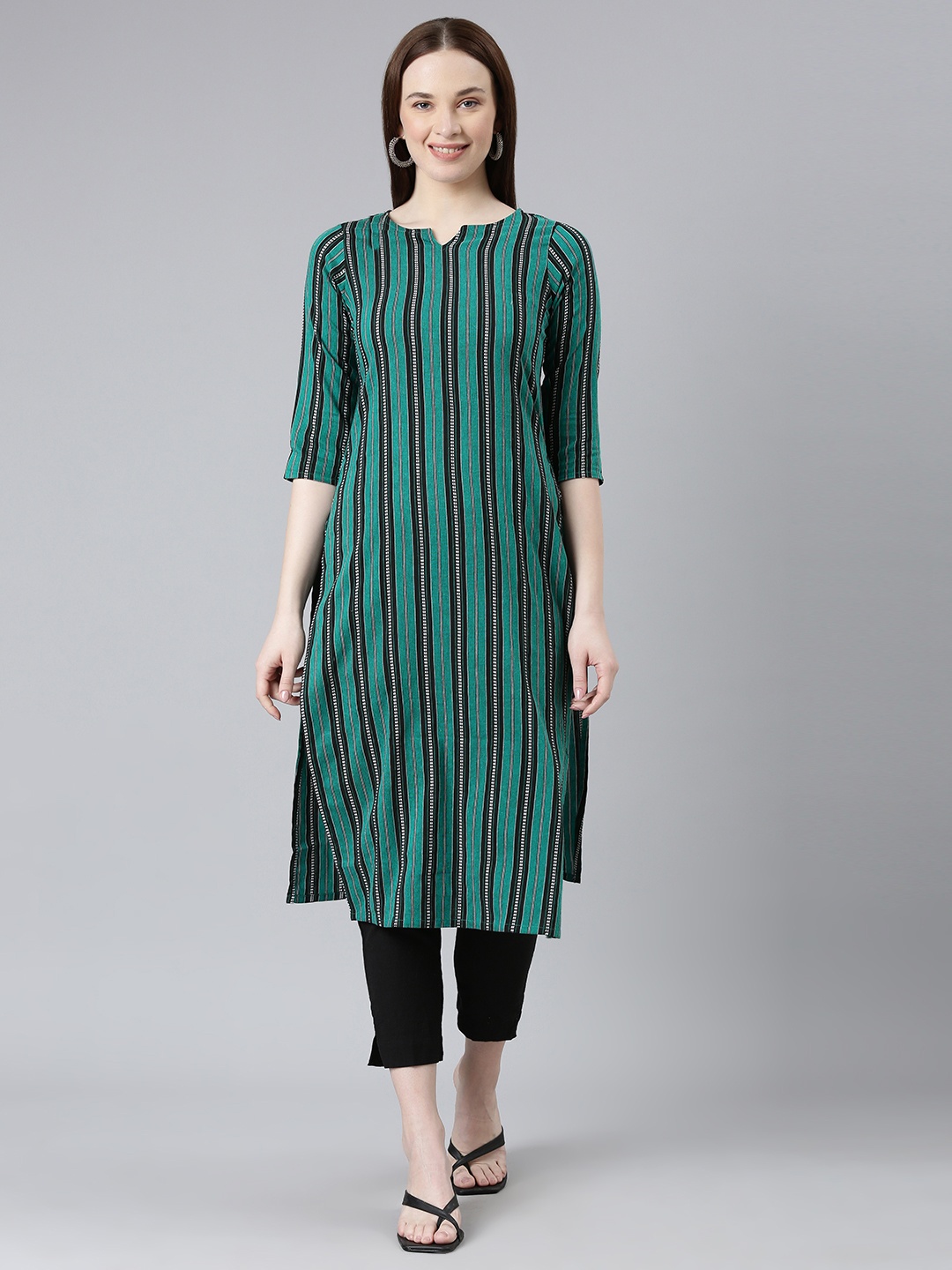 

HRITIKA Cotton Striped Round Neck Kurta, Teal