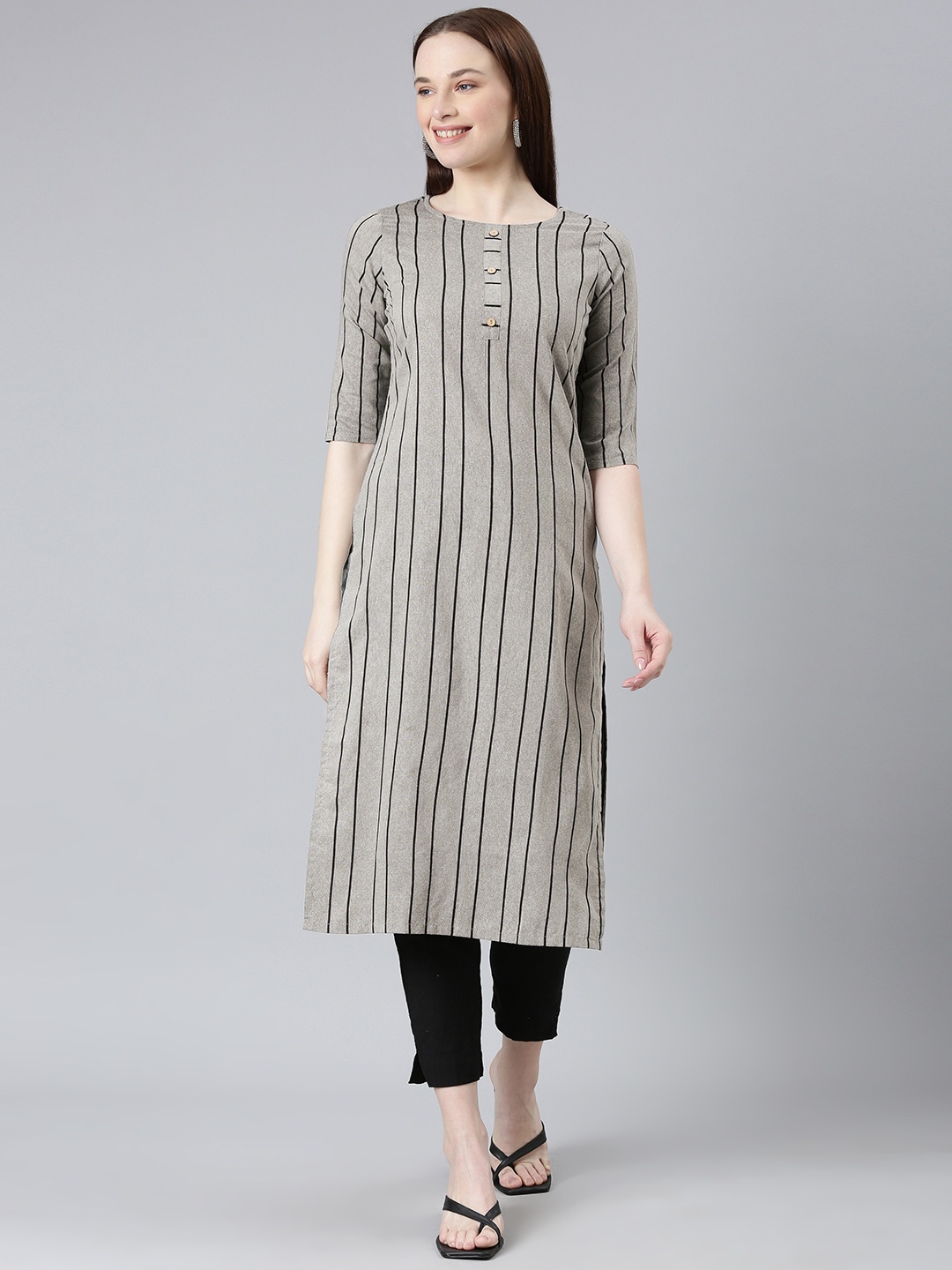 

HRITIKA Cotton Striped Round Neck Kurta, Grey