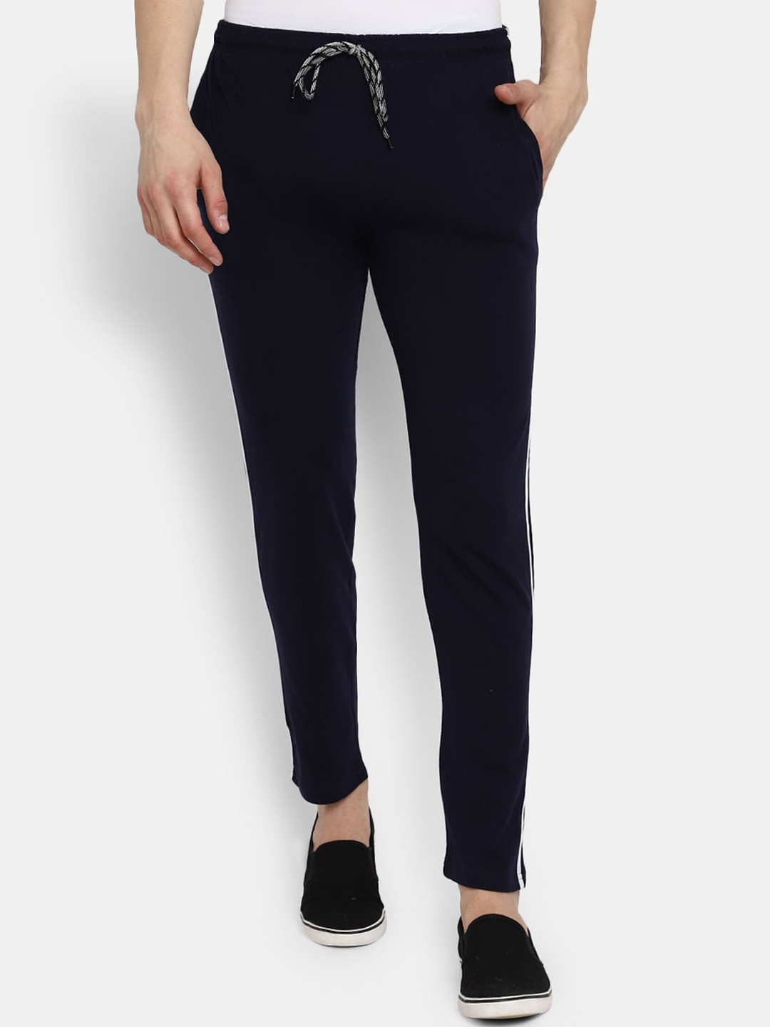 

V-Mart Men Men Side Panel Detail Slim-Fit Cotton Track Pant, Navy blue