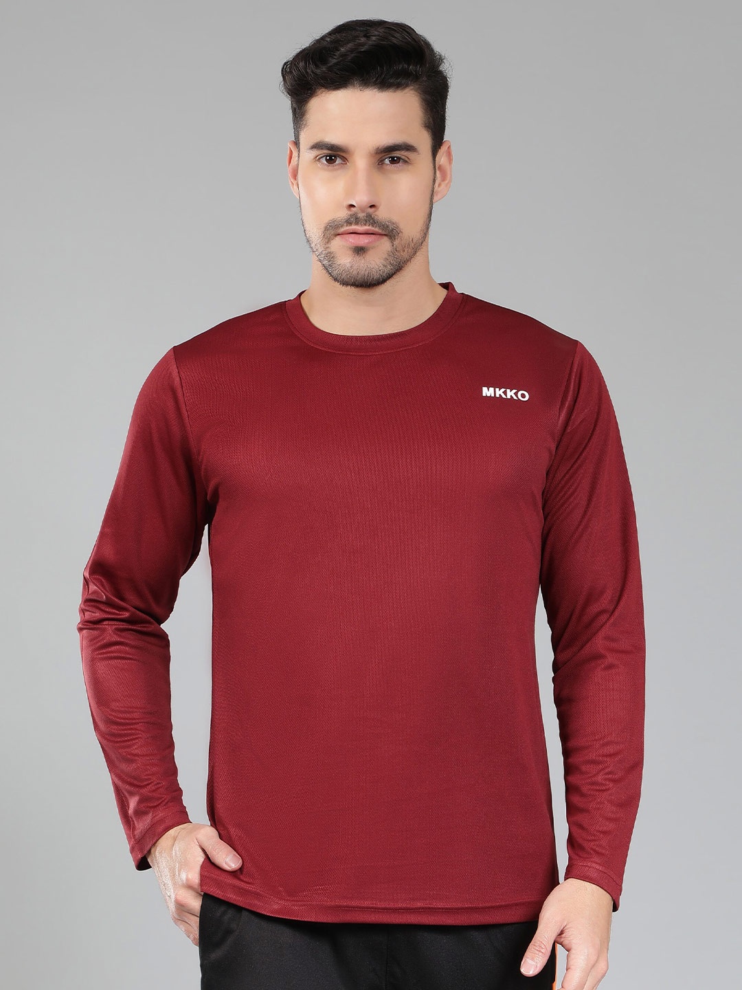 

MKKO Round Neck Long Sleeves Sports T-shirt, Maroon