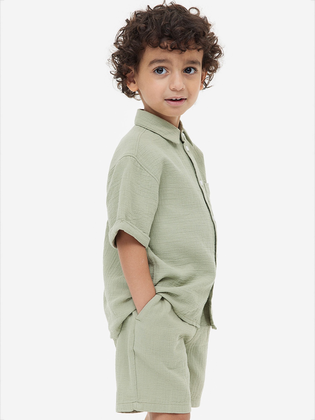 

H&M Boys Crinkled Pure Cotton Shorts, Green
