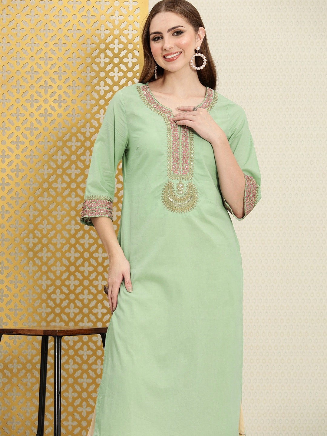 

House of Pataudi Yoke Design Thread Work Floral Jashn Kurta, Green