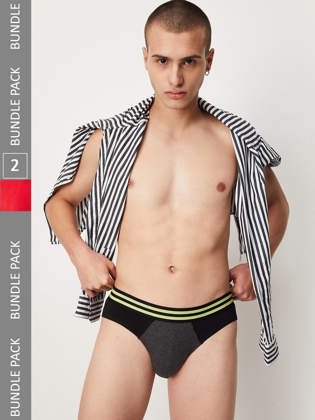 

max Men Pack Of 2 Colourblocked Basic Briefs, Red