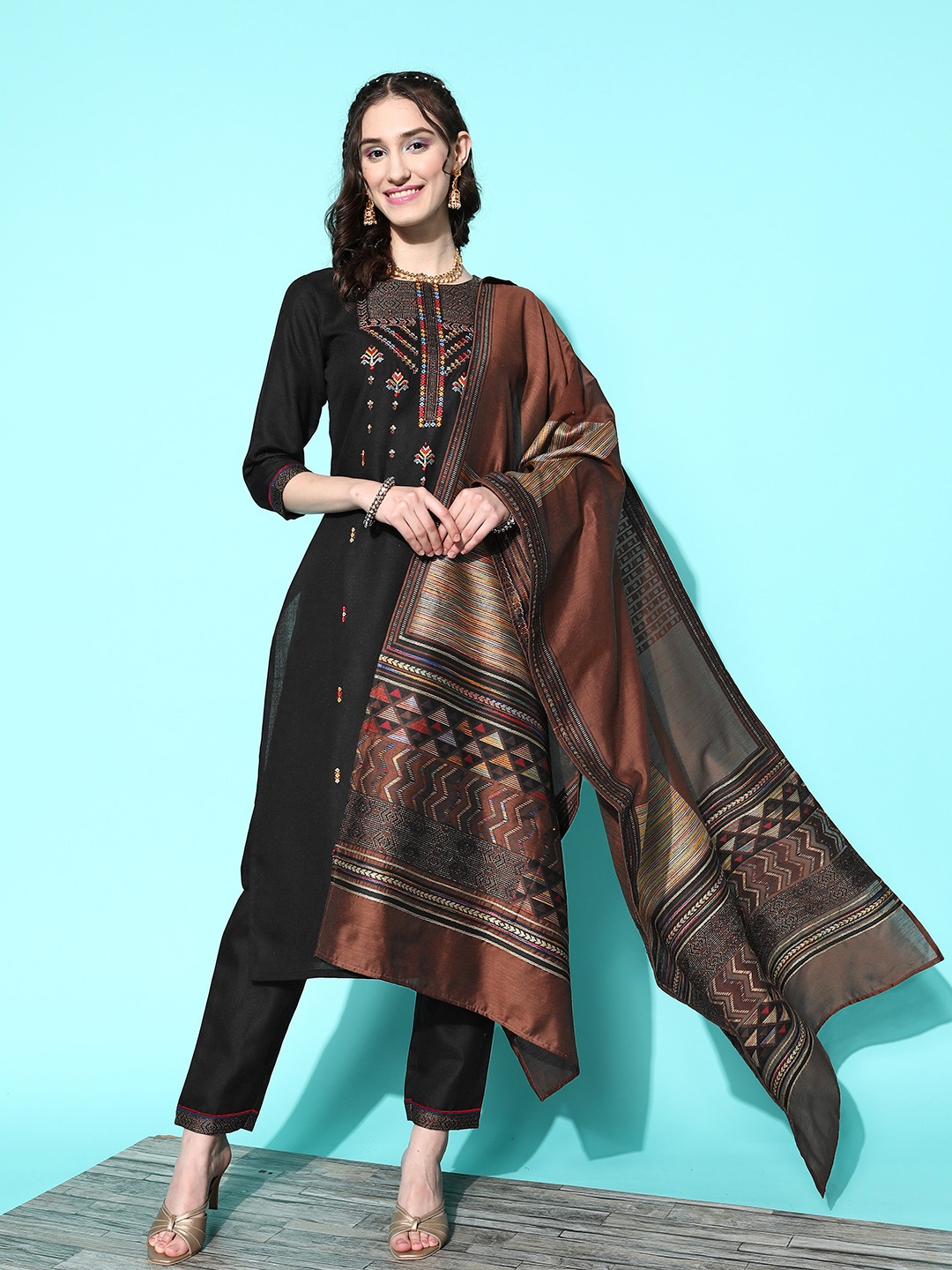 

Sangria Women Thread Work Kurta with Trousers & With Dupatta, Black