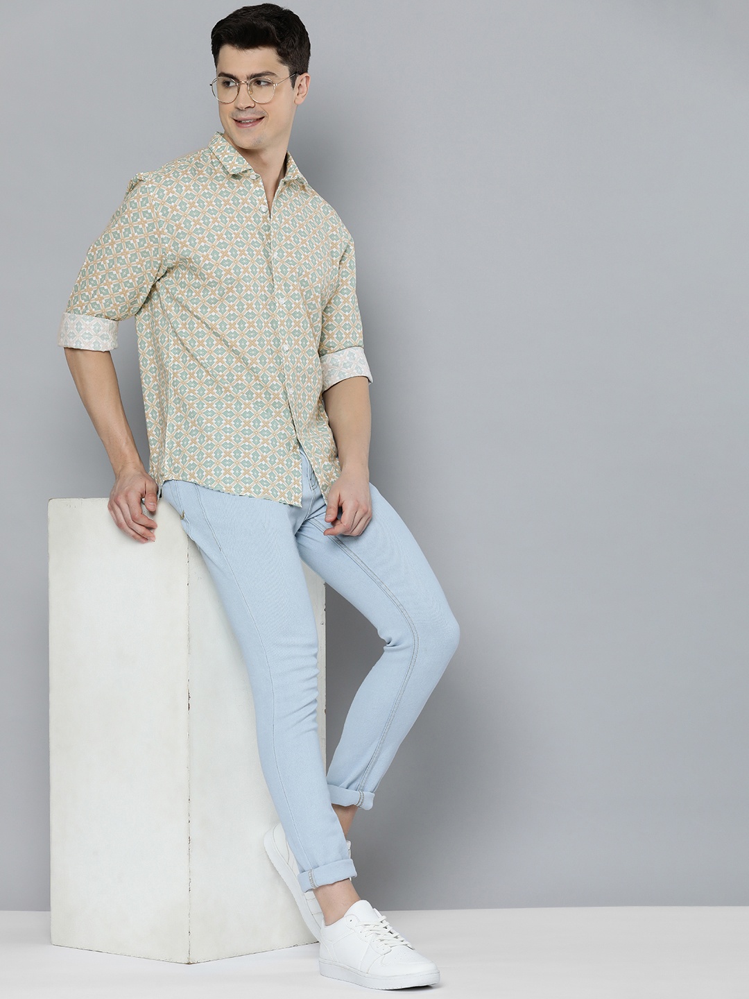 

Mast & Harbour Men Standard Printed Pure Cotton Casual Shirt, Green