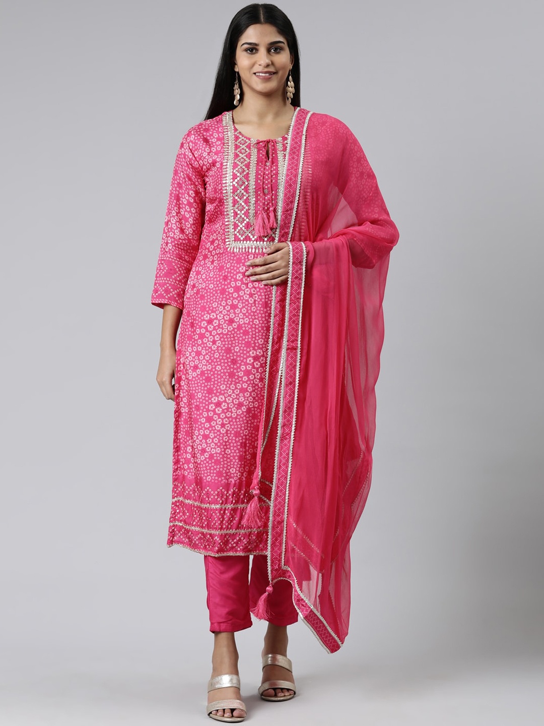 

Neerus Ethnic Motifs Printed Sequinned Kurta with Trousers & With Dupatta, Pink
