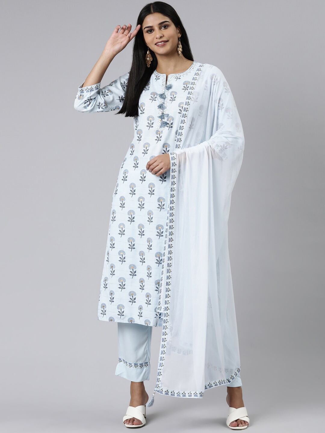 

Neerus Women Floral Printed Kurta With Trousers & Dupatta, Blue