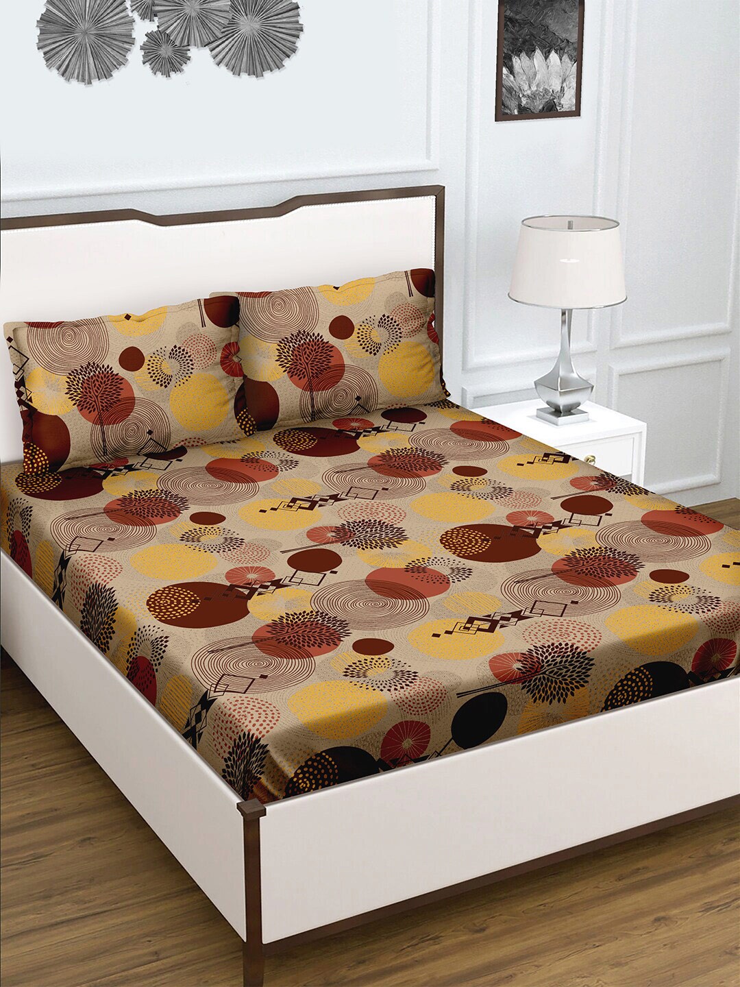

BELLA CASA Beige & Brown Conversational 150 TC King Bedsheet with 2 Pillow Covers