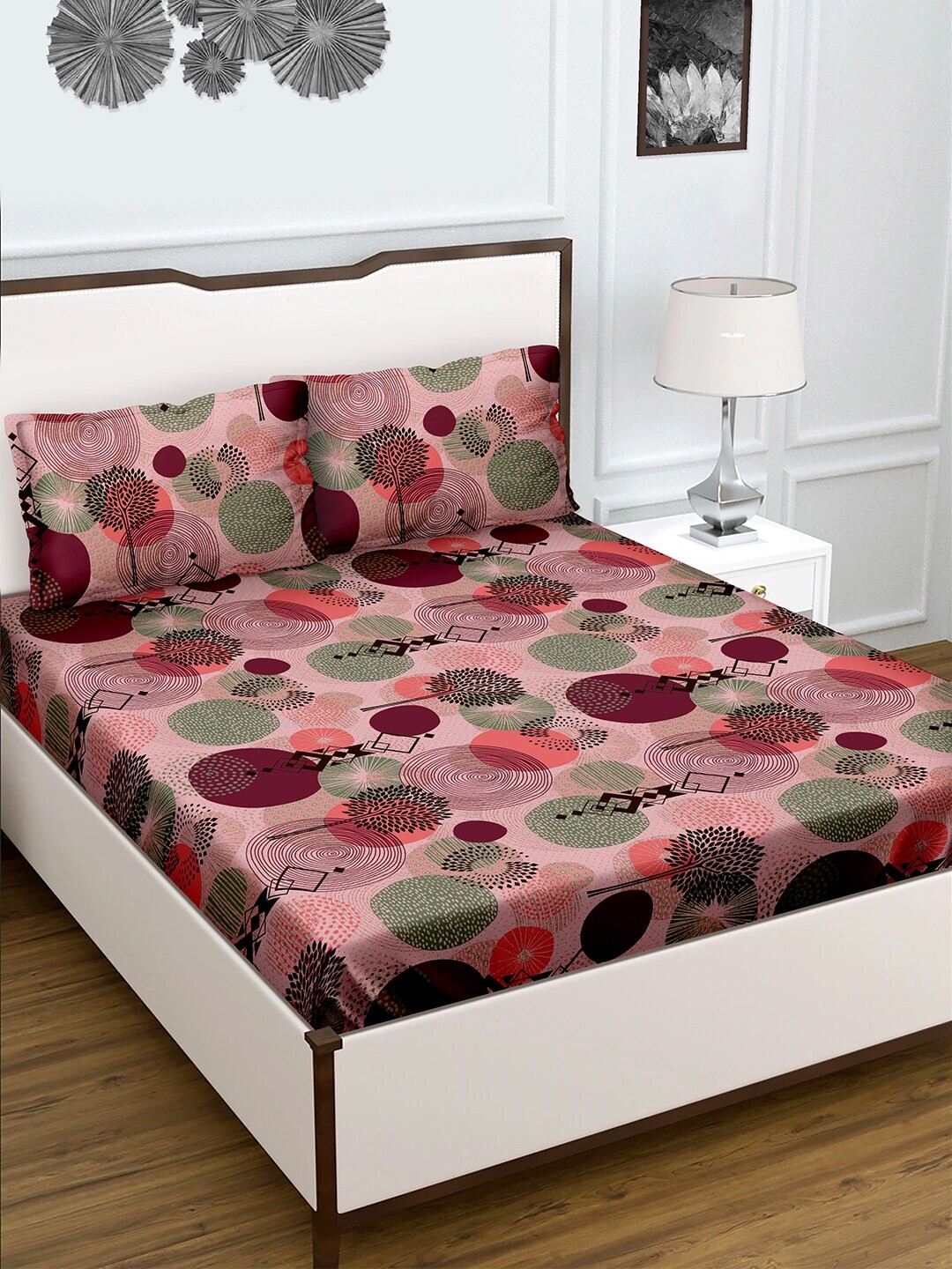 

BELLA CASA Pink & Green Conversational 150 TC King Bedsheet with 2 Pillow Covers