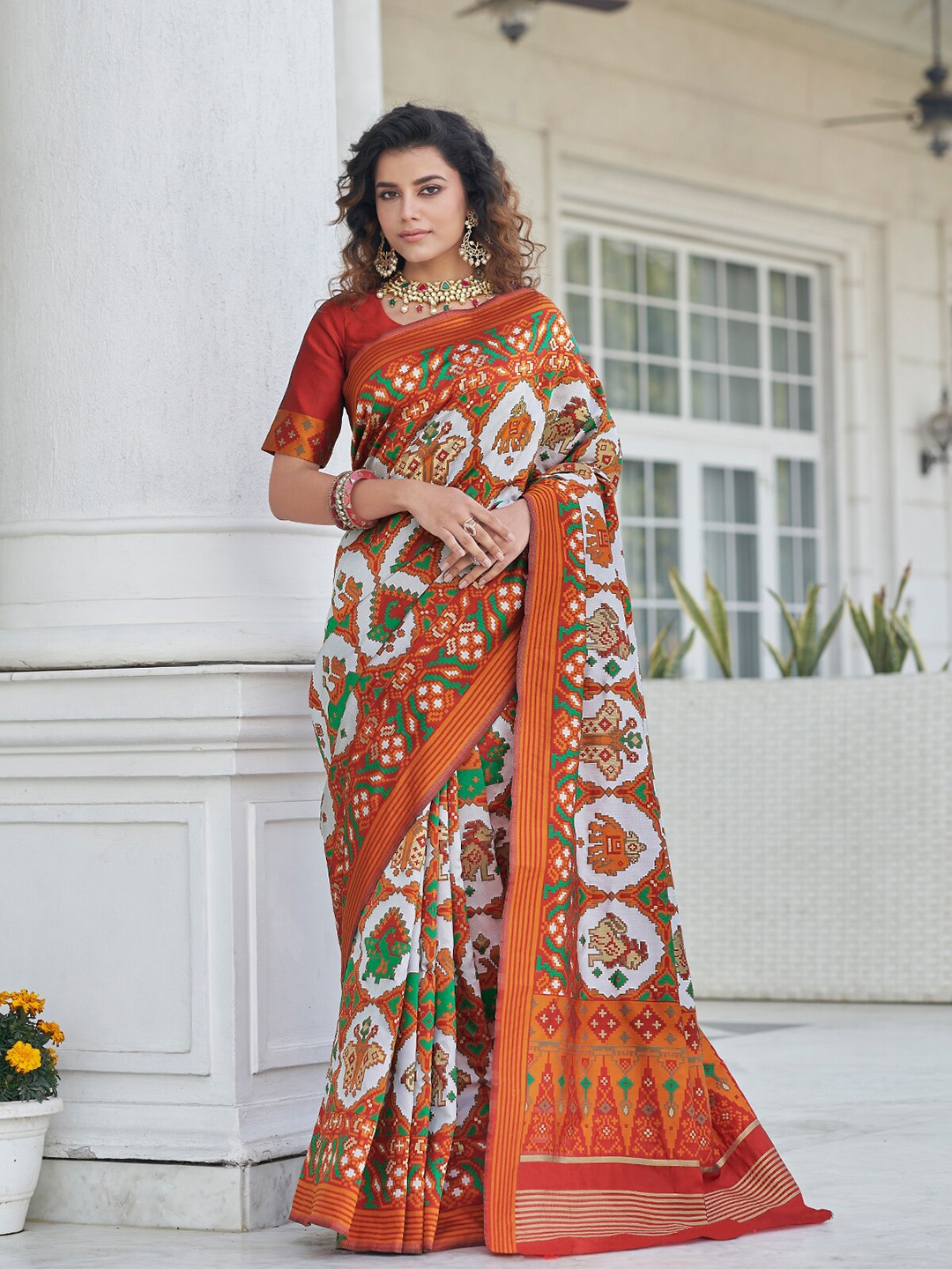 

ODETTE Ethnic Motifs Woven Design Saree, White