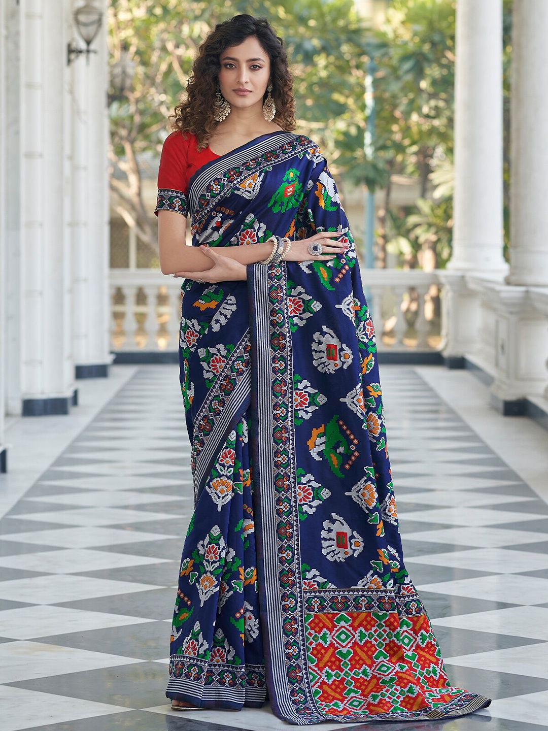 

ODETTE Ethnic Motifs Woven Design Saree, Navy blue