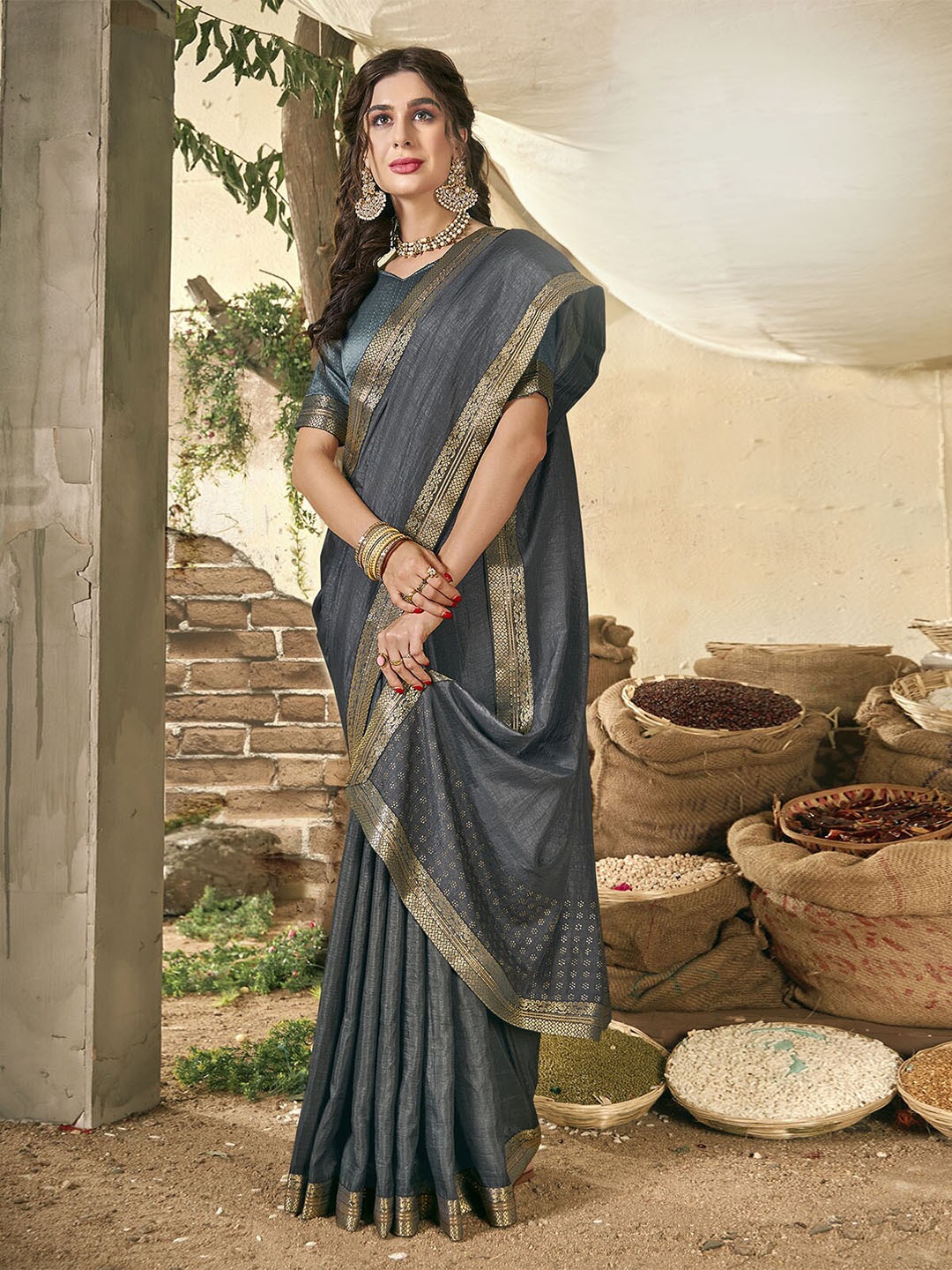 

ODETTE Stone Work Silk Blend Saree, Grey